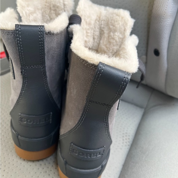 Womens Sorel boots - Picture 2 of 5